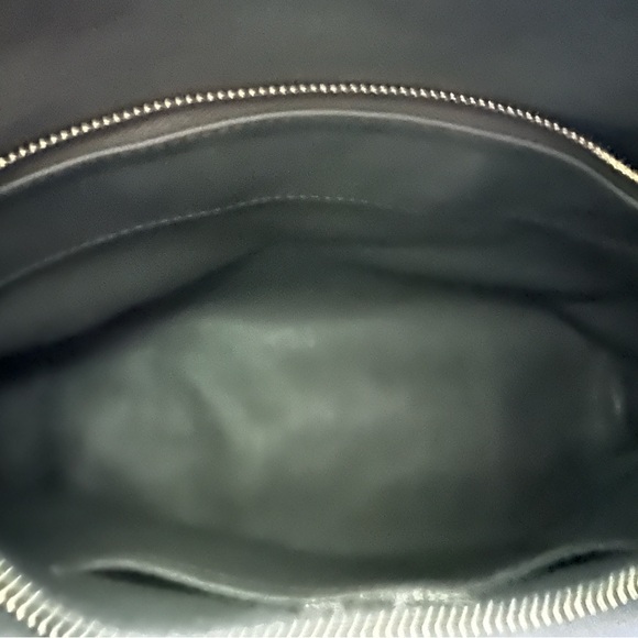 Pristine condition Louis Vuitton bag. - Picture 2 of 4